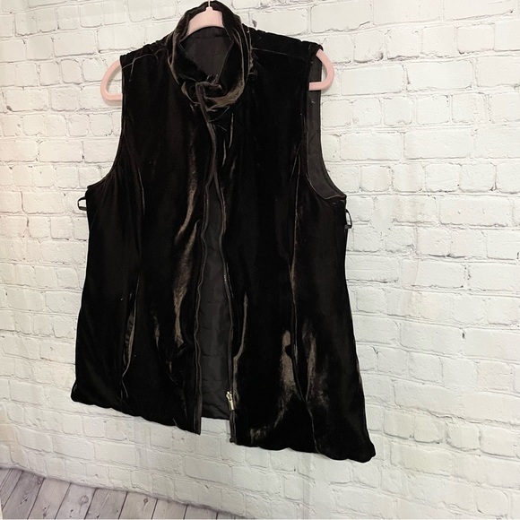 Brown Crushed Velvet Zip Up Women’s Reversible Vest Size: Large - Picture 2 of 7